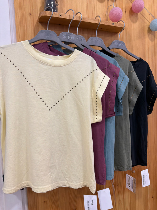 Camiseta tachas Emis