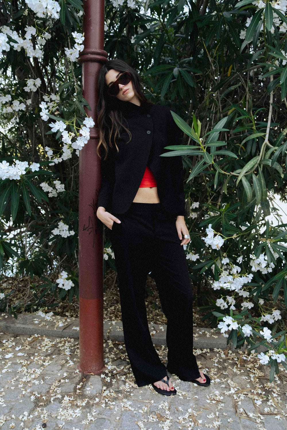 Pantalón recto tiro bajo negro
