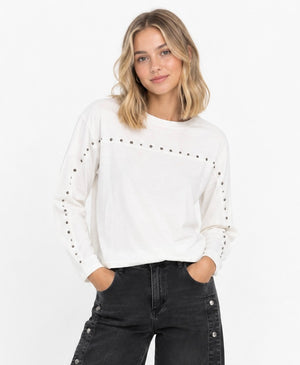 Camiseta tachas puño