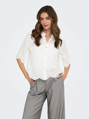 Blusa bordados only