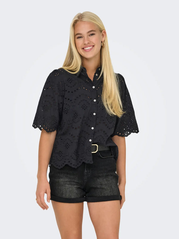 Blusa bordados only